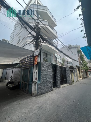 Còn Phòng Full Nội Thất - Trung tâm P7, Tân Bình, tầng 2 có cửa sổ thoáng mát