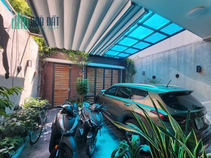 Biệt thự Tư Đình, Long Biên, oto tránh, gần phố, ở thoáng, 180m, mặt tiền: 6.3m, 16 tỷ