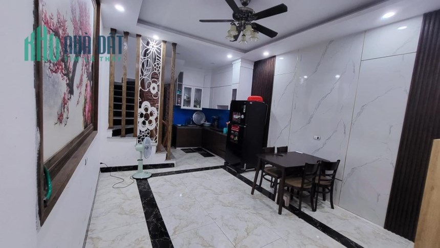Bán gấp , nhà Quan nhân , ngõ rộng , nội thấy đẹp Mỹ mãn , nhỉnh 5 tỷ
