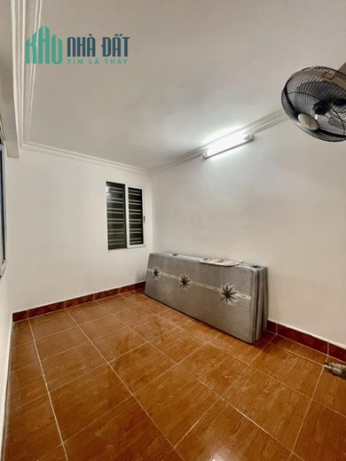 NHÀ LÔ GÓC NGAY TRƯỜNG CẤP 3 TRẦN NGUYÊN HÃN 4 TẦNG BÌA ĐỎ CHỈ HƠN TỶ.