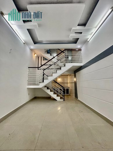 NHÀ LÔ GÓC NGAY TRƯỜNG CẤP 3 TRẦN NGUYÊN HÃN 4 TẦNG BÌA ĐỎ CHỈ HƠN TỶ..