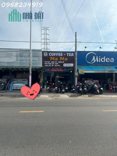GÓC SANG NHƯỢNG Em cần sang nhượng lại mặt bằng và tất cả vật dụng trong quán ( chỉ cần vô là hoạt