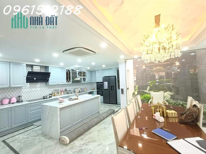 Bán BIỆT THỰ sân vườn LIỄU GIAI, dt 156m2, 5T, mt 7m, GARA 2 OTO, gần phố, chỉ 37.9 tỷ