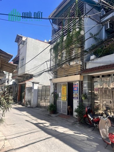Bán nhà 3 tầng Ngô Gia Tự,Long Biên 42m2,oto tránh,kinh doanh hơn 4 tỷ