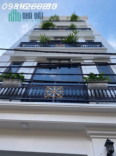 Bán nhà 40/45m2 5tầng mặt tiền 4.5m nhỉnh 5tỷ ôtô đỗ cửa phố Hoa Bằng Cầu Giấy