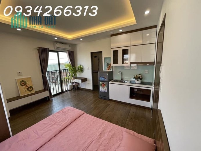 Bán nhà 5 tầng 40/45m2  mặt tiền 4.5m nhỉnh 5tỷ ôtô đỗ cửa phố Hoa Bằng Cầu Giấy