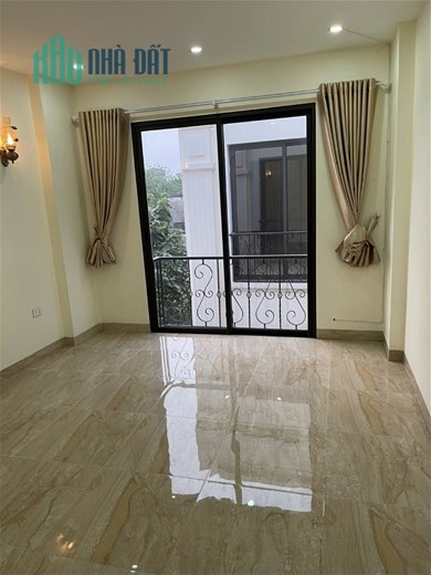 Bán gấp Ngọc Thụy ô tô đỗ cửa 45m2, hơn 4 tỷ Long Biên Hà Nội