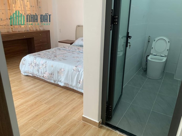 HOT. NHÀ ĐƯỜNG NGUYỄN THỊ THẬP, CÁCH ĐƯỜNG LỚN 2 CĂN, Ô TÔ TRƯỚC CỬA, 4.7X13M, NHỈNH 7 TỶ