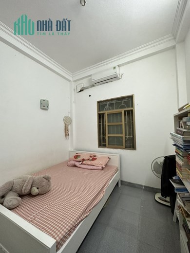 Cần Bán nhà Phố Quan Nhân full NỘI THẤT gần ÔTô 40m2 4Tg MT 3,2m chỉ 5,19 tỷ LHCC.