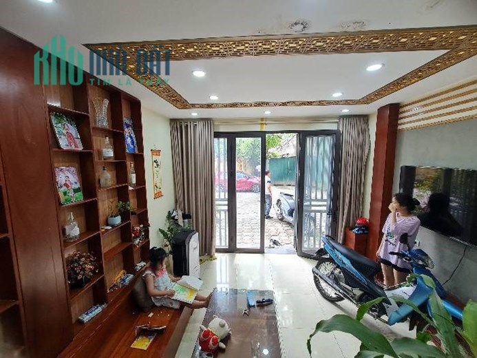 Cực Hót tại đấu giá Mậu Lương 4 tầng nhỉnh 5 tỷ.