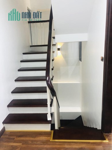 Bán nhà Phùng Chí Kiên: 5 tầng, 3P.Ngủ, ngõ to, gần bãi xe