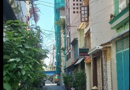 Cần bán nhà ở quận 1