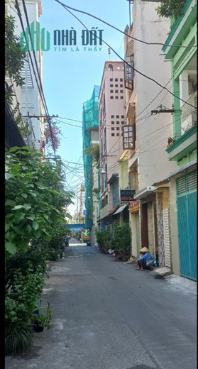 Cần bán nhà ở quận 1