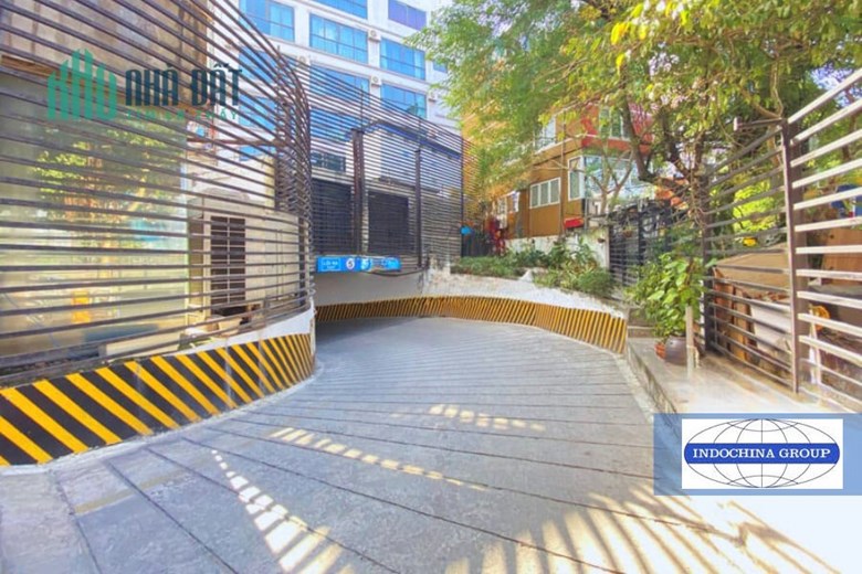 Chính chủ cần bán mặt bằng văn phòng vew hồ tại tòa nhà Ngọc Khánh Plaza số 1 Phạm Huy Thông Ba