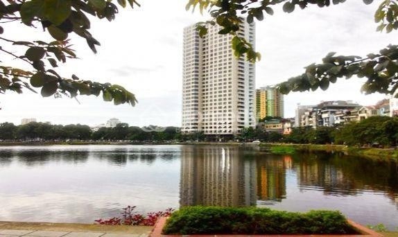 Chính chủ cần bán mặt bằng văn phòng vew hồ tại tòa nhà Ngọc Khánh Plaza số 1 Phạm Huy Thông Ba