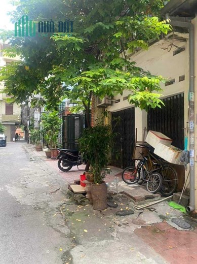Bán Nhà Phố Doãn Kế Thiện 100m2 x 2 tầng, phân lô ô tô tránh vỉa hè, Chủ xác định bán đất cho các