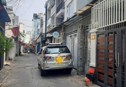 HẺM XE HƠI -KINH DOANH SẦM UẤT - KHU ĂN UỐNG Q6