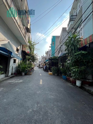 Bán nhà đường số 11, P. BHH, Q .Bình Tân - DT: 4,10 m x 8m