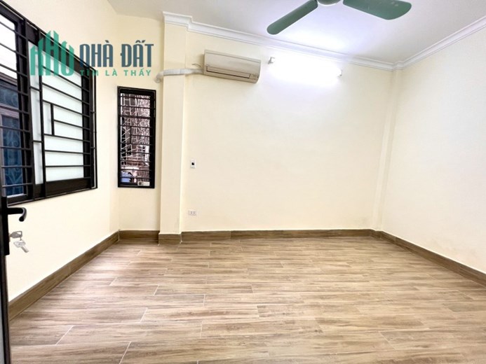 Bán nhà Khương Trung Thanh Xuân 26m 4 tầng 3 ngủ  sổ đỏ chính chủ nhỉnh 2 tỷ lh 0975124520