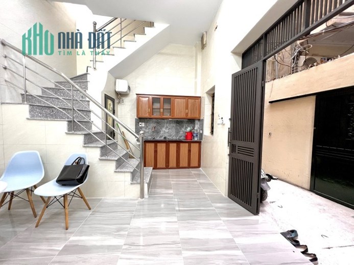 Bán nhà Khương Trung Thanh Xuân 26m 4 tầng 3 ngủ  sổ đỏ chính chủ nhỉnh 2 tỷ lh 0975124520