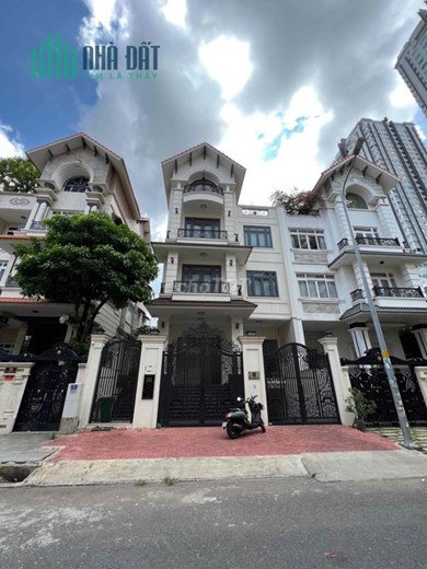 Cho thuê Biệt thự Mặt tiền LOTTE Mart Q7, 10 phòng