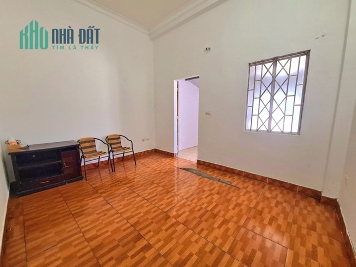 Cho thuê nguyên căn ngọc Thụy, ô tô ngủ trong nhà, KD. 150m giá 8.5tr