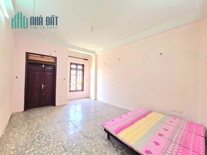 Cho thuê nguyên căn ngọc Thụy, ô tô ngủ trong nhà, KD. 150m giá 8.5tr
