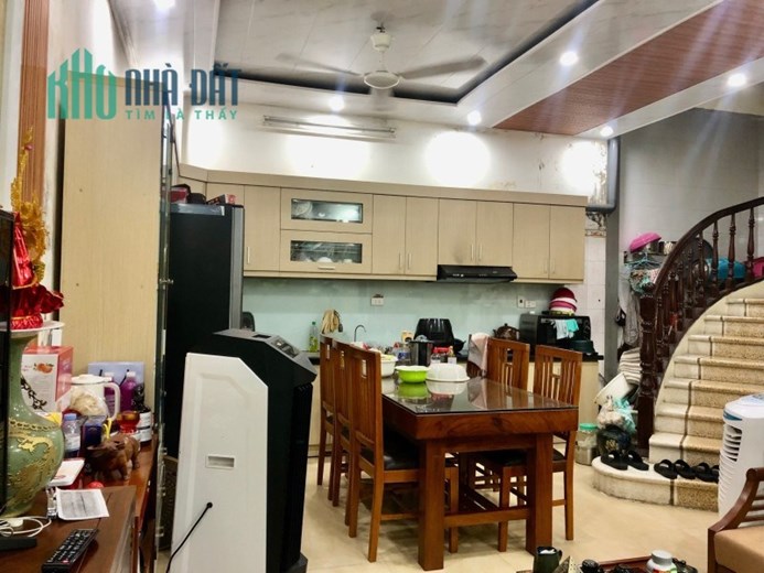 Bán nhà Nghĩa Tân, Cầu Giấy. 90mx4; MT7.2m; giá 24 tỷ