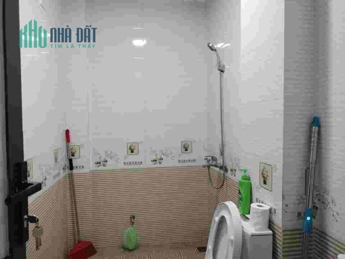 RẺ 100TR , OTO TRÁNH ,SIÊU HIẾM 
 NGÕ Nguyễn Văn Cừ 35MV  4TẦNG  GÁ CHỈ  4.1  TỶ