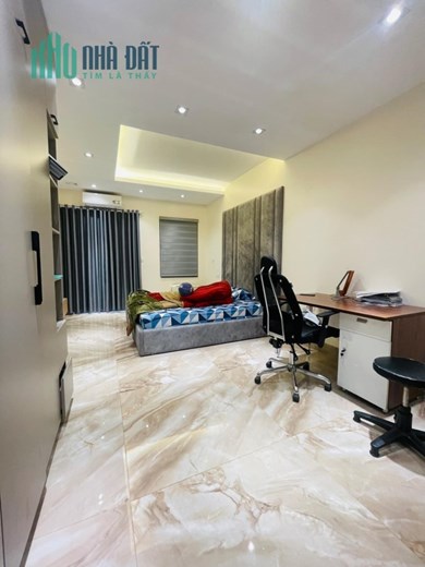 Bán nhà Lạc Long Quân 60m2, 8T, thang máy, 13.9 tỷ.