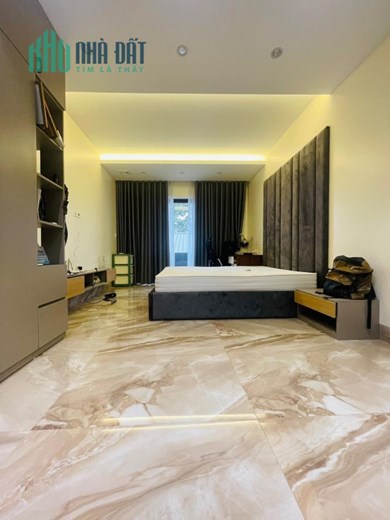 Bán nhà Lạc Long Quân 60m2, 8T, thang máy, 13.9 tỷ.