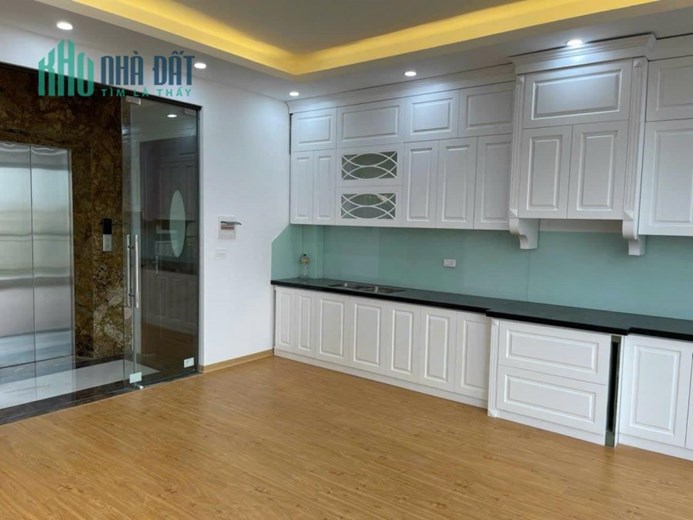 Bán nhà Lạc Long Quân 60m2, 8T, thang máy, 13.9 tỷ.