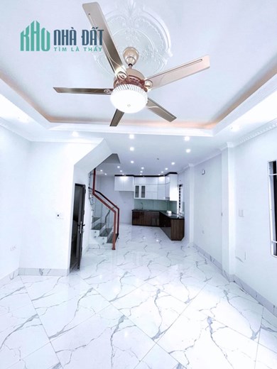 Bán nhà ngõ 13 Lĩnh Nam. Ô tô vào nhà, lô góc, nhà mới 5T 45m 6.2 tỷ