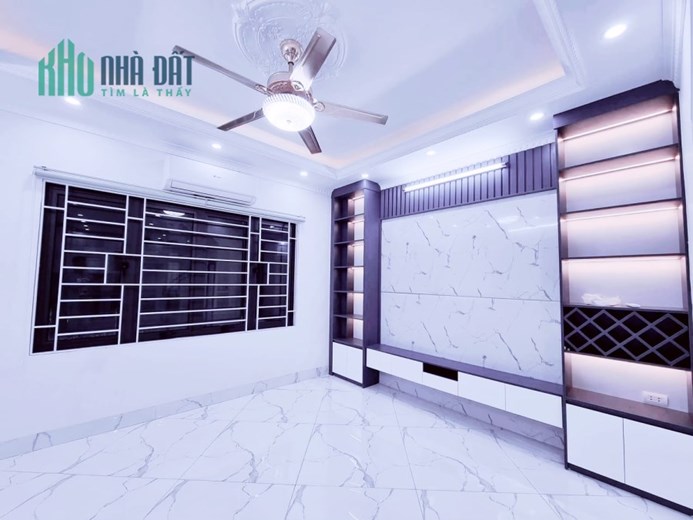 Bán nhà ngõ 13 Lĩnh Nam. Ô tô vào nhà, lô góc, nhà mới 5T 45m 6.2 tỷ