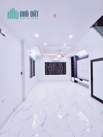 Bán nhà ngõ 13 Lĩnh Nam. Ô tô vào nhà, lô góc, nhà mới 5T 45m 6.2 tỷ