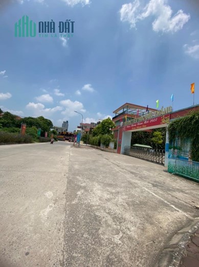 Gia đình chính chủ cần bán đất đường Văn Hội,  Phường Đức Thắng, 68m2,
5,8m MT, 4,35 tỷ.