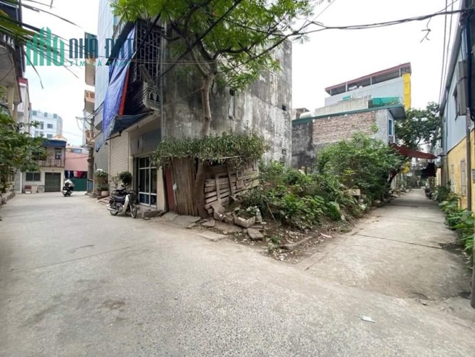 Gia đình chính chủ cần bán đất đường Văn Hội,  Phường Đức Thắng, 68m2,
5,8m MT, 4,35 tỷ.