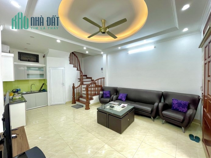 Bán gấp nhà phố Văn Miếu lô góc Full nội thất  40 m 5Tg  MT 4,4m chỉ 5,6 tỷ lhcc.