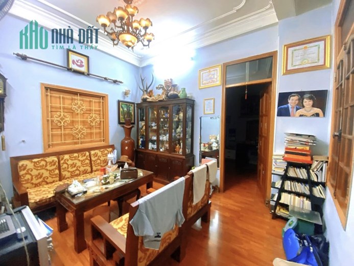 Gấp, mặt phố Vương Thừa Vũ, 2 mặt tiền trước sau