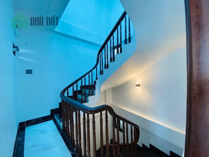 NHÀ MỚI, ĐẸP, THIẾT KẾ HIỆN ĐẠI, GẦN PHỐ, NỘI THẤT ĐẲNG CẤP 52M2, 6T, MT 6.1, 7.5 TỶ KHƯƠNG TRUNG -