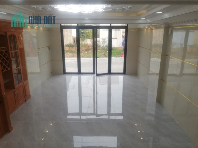 BÁN NHÀ Ở RIÊNG LẺ TẠI BÌNH TÂN (XÁT BÊN KCN VĨNH LỘC A) 53M2 SHR 5.4 TỶ. LH:0938656388
