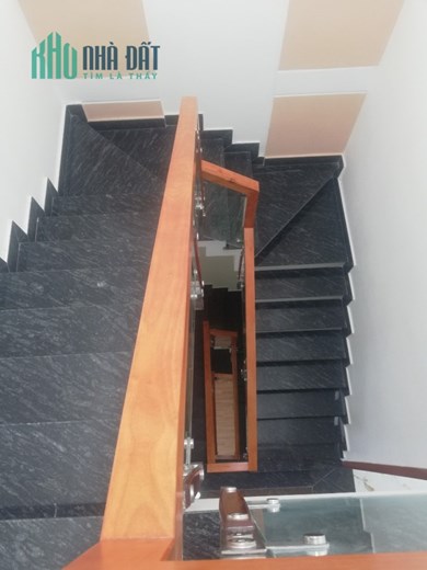 BÁN NHÀ Ở RIÊNG LẺ TẠI BÌNH TÂN (XÁT BÊN KCN VĨNH LỘC A) 53M2 SHR 5.4 TỶ. LH:0938656388