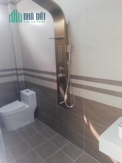 BÁN NHÀ Ở RIÊNG LẺ TẠI BÌNH TÂN (XÁT BÊN KCN VĨNH LỘC A) 53M2 SHR 5.4 TỶ. LH:0938656388