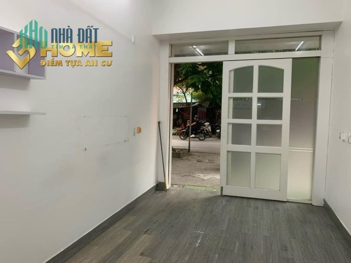 MT2387. CHO THUÊ NHÀ MẶT ĐƯỜNG HOÀNG MINH THẢO LÔ GÓC 2 MẶT THOÁNG