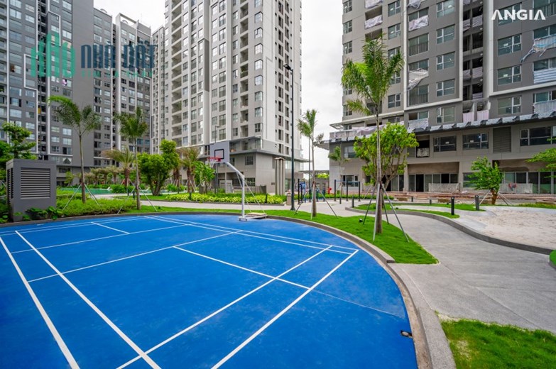 3pn -2wc. Hướng Đông bắc mát mẽ quanh năm, k bị chắn tầm nhìn.