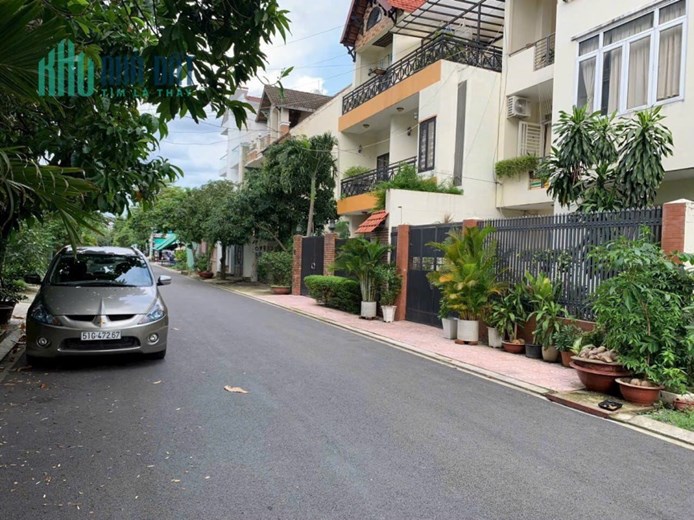 Bán nhà, khu bên sông, Hiệp Bình Chánh TP Thủ Đức, dt 189 m², giá 63tr/ m²