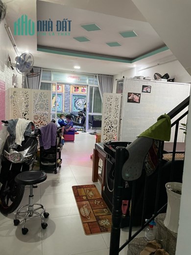 CẦN BÁN NHÀ HẺM 5m, ĐƯỜNG TÂN CHÁNH HIỆP 13 (cách Tô Ký 2p), Quận 12