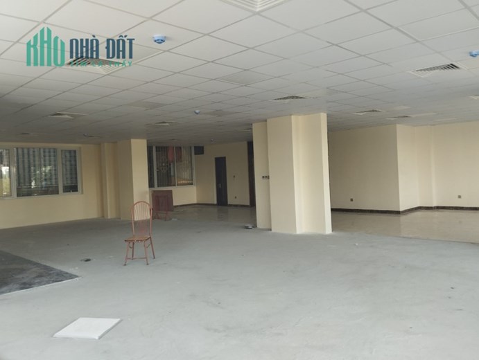 Chính chủ cho thuê lâu dài  nhà 5tang _01ha thang máy mặt đường Bưởi, Ba ĐÌnh, Hà Nội