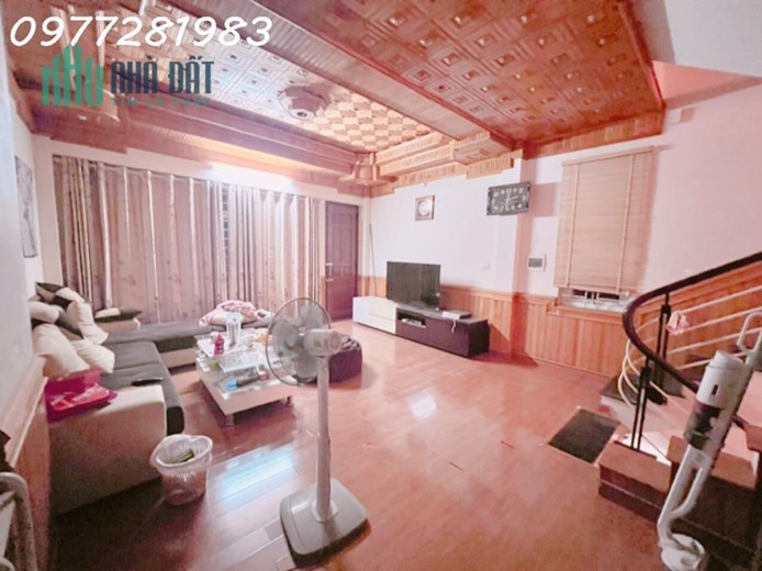 NHÀ ĐẸP TRẦN BÌNH, GARA, LÔ GÓC, 6 NGỦ, GIÁ 8.75 TỶ