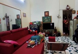 Nhà phố diện tích đất 30.6m2 có sổ hồng, khu dân cư sầm uất.
